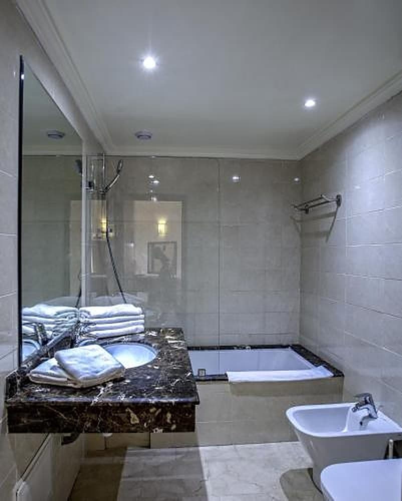 Bathroom with a jacuzzi bathtub